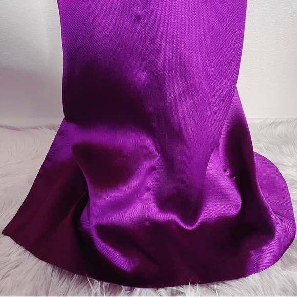 Marchesa Off The Shoulder Mikado Pique Gown - Picture 8 of 11